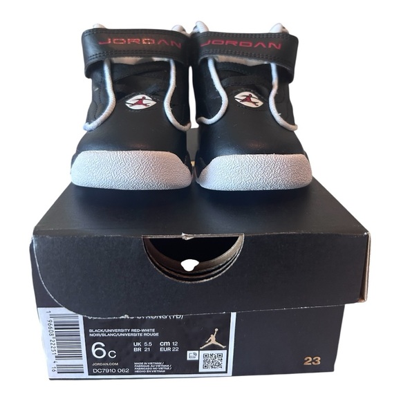 NEW Jordan Kids Black and Gray Sneakers - Picture 4 of 4